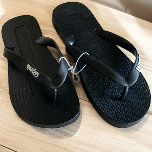 Earthling Grounders Black Grounding Flip Flops Size 9 NWT Casual Shower Shoes - Picture 6 of 7